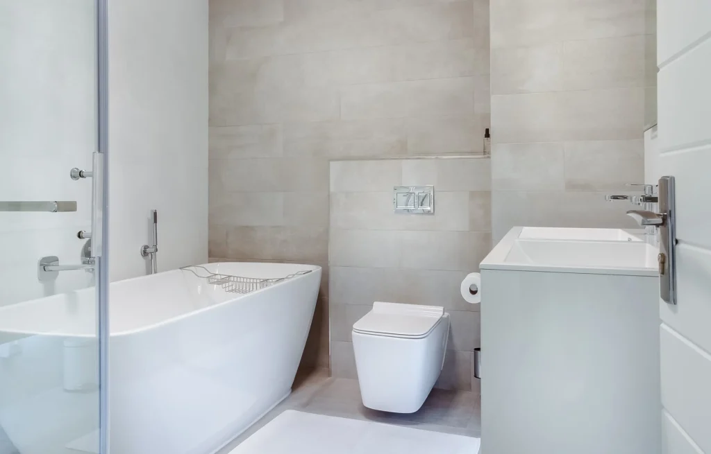 bathroom-interior-1457847-scaled